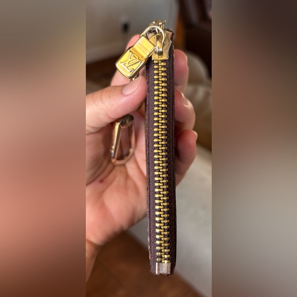 Authentic Louis Vuitton Damier Ebene Key Pouch / Key Cles Wallet - Picture 6 of 9